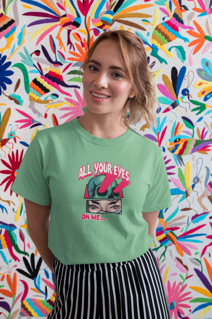 All eyes on me printed t-shirt